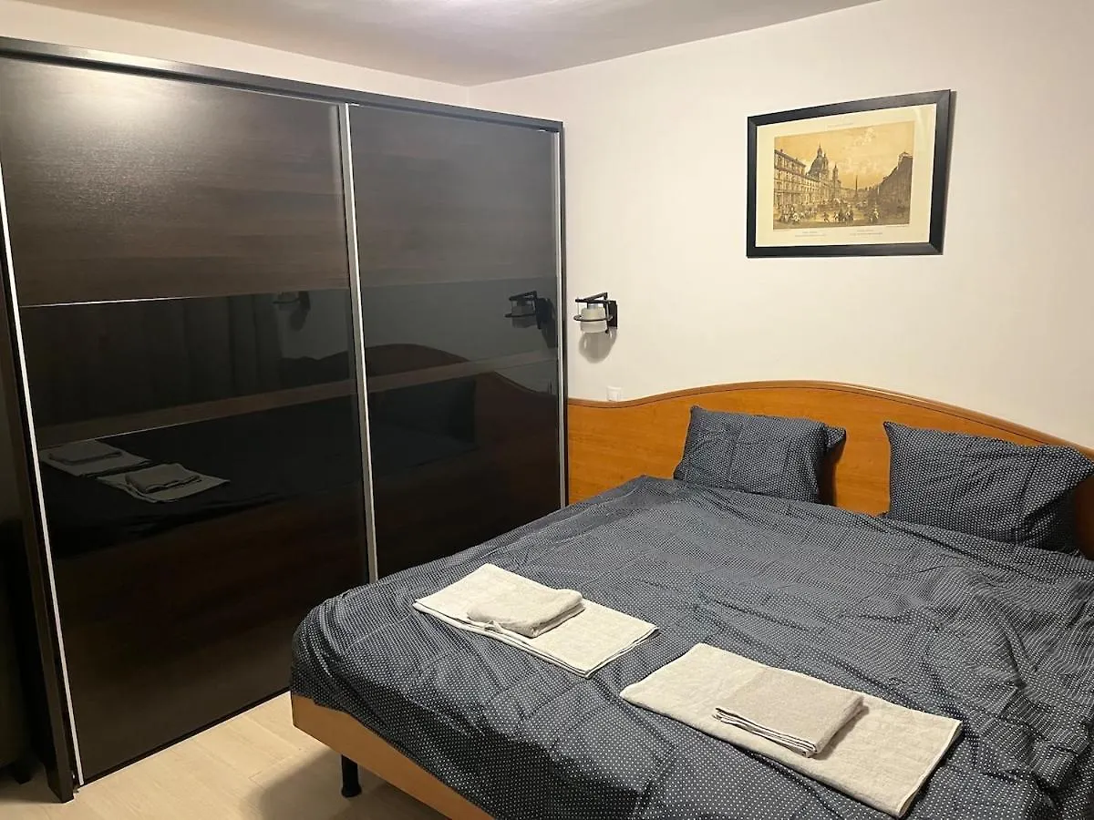 Cozy Apartament In City Centre By The Park Bukarest 0*,  Románia